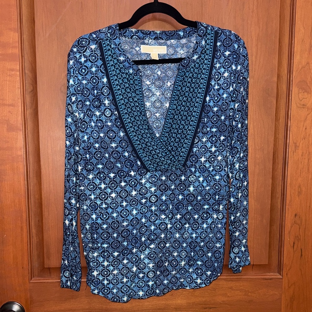 Michael Kors Navy & Light Blue Printed V-Neck Long Sleeve Blouse